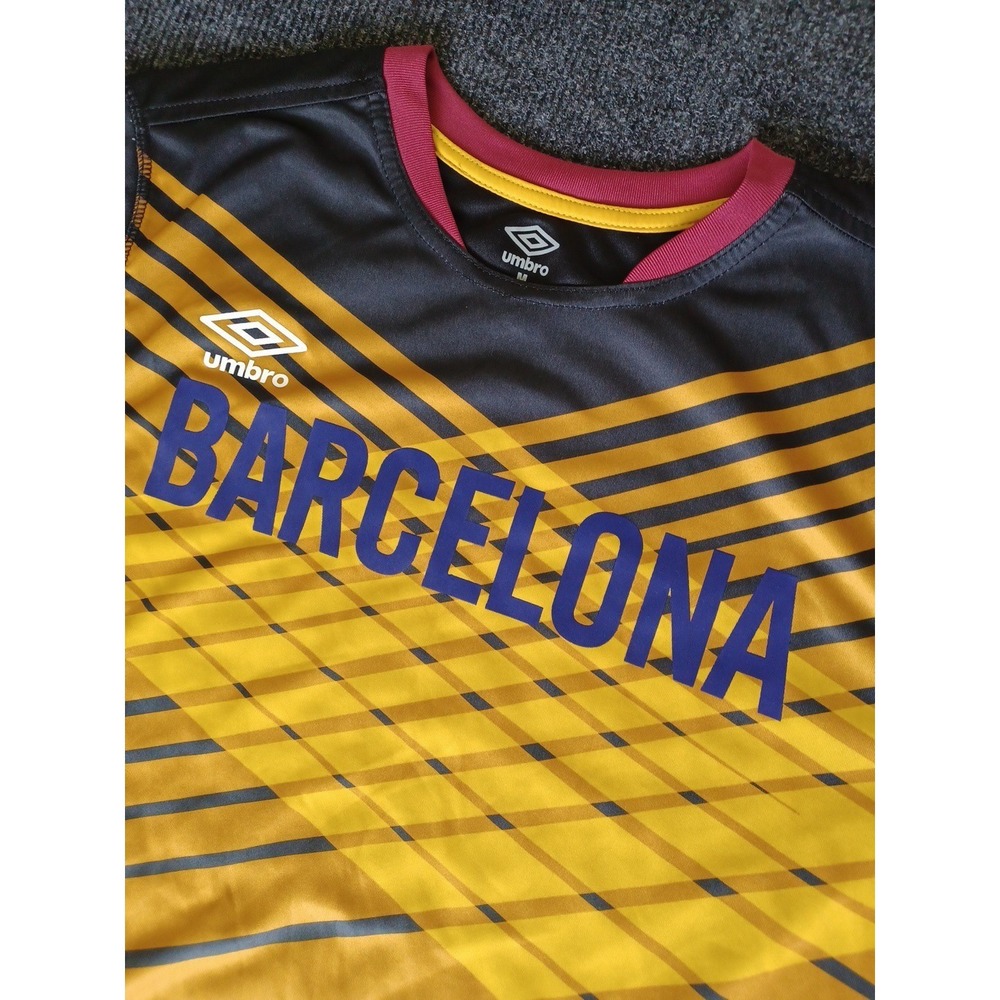Umbro Mens Medium Short Sleeve Barcelona Soccer Jersey
